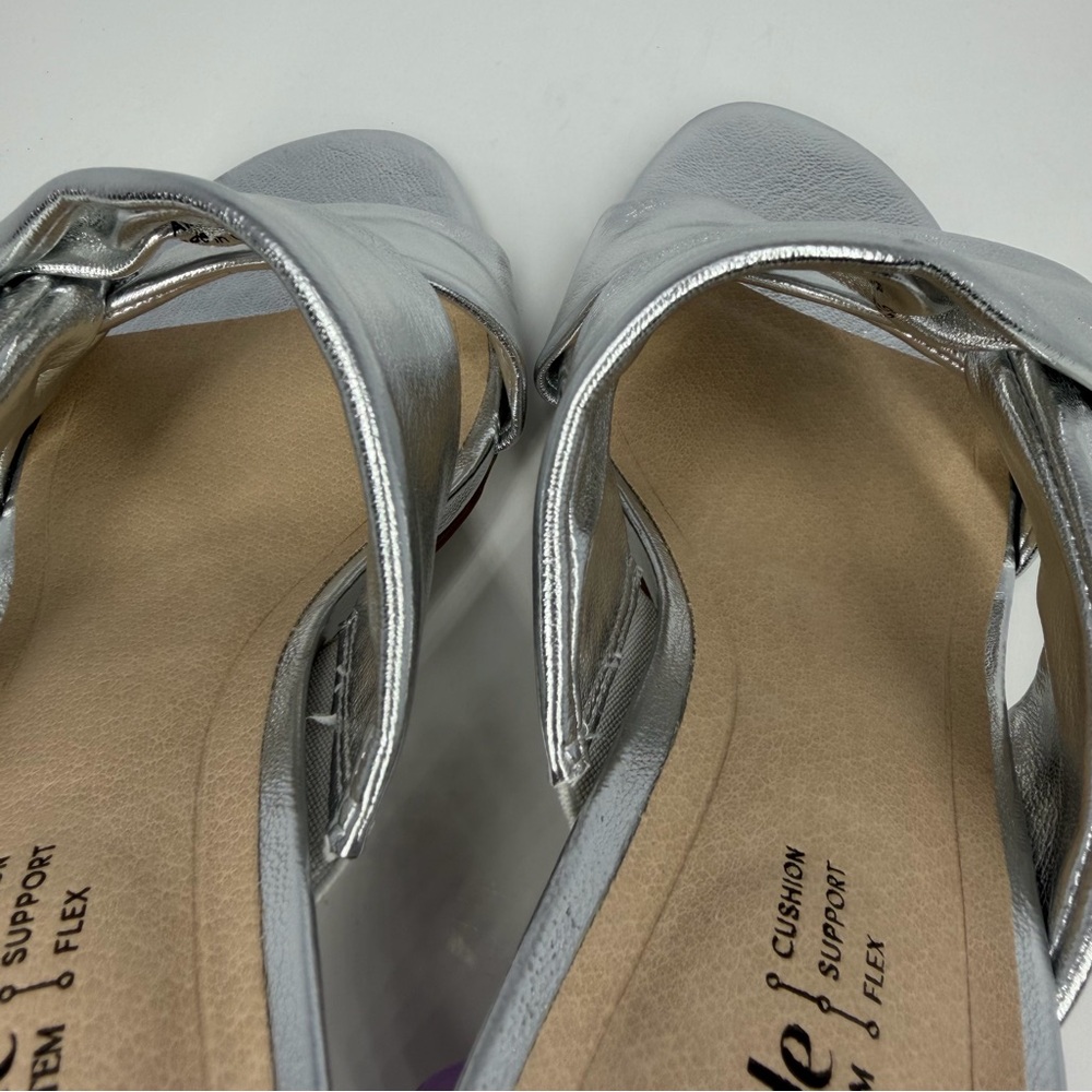 LifeStride Nori Slide Kitten Heel Sandals Silver Faux Leather Size 8M - Picture 12 of 14